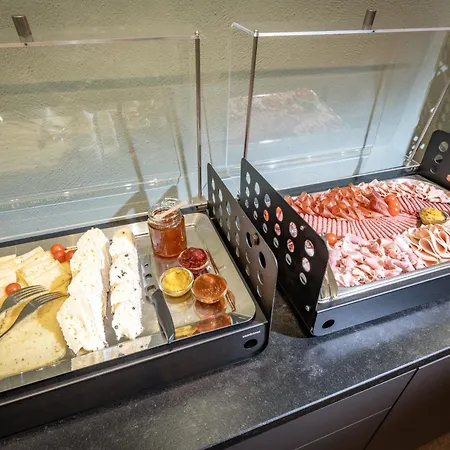 Lambacher ホテル 4*